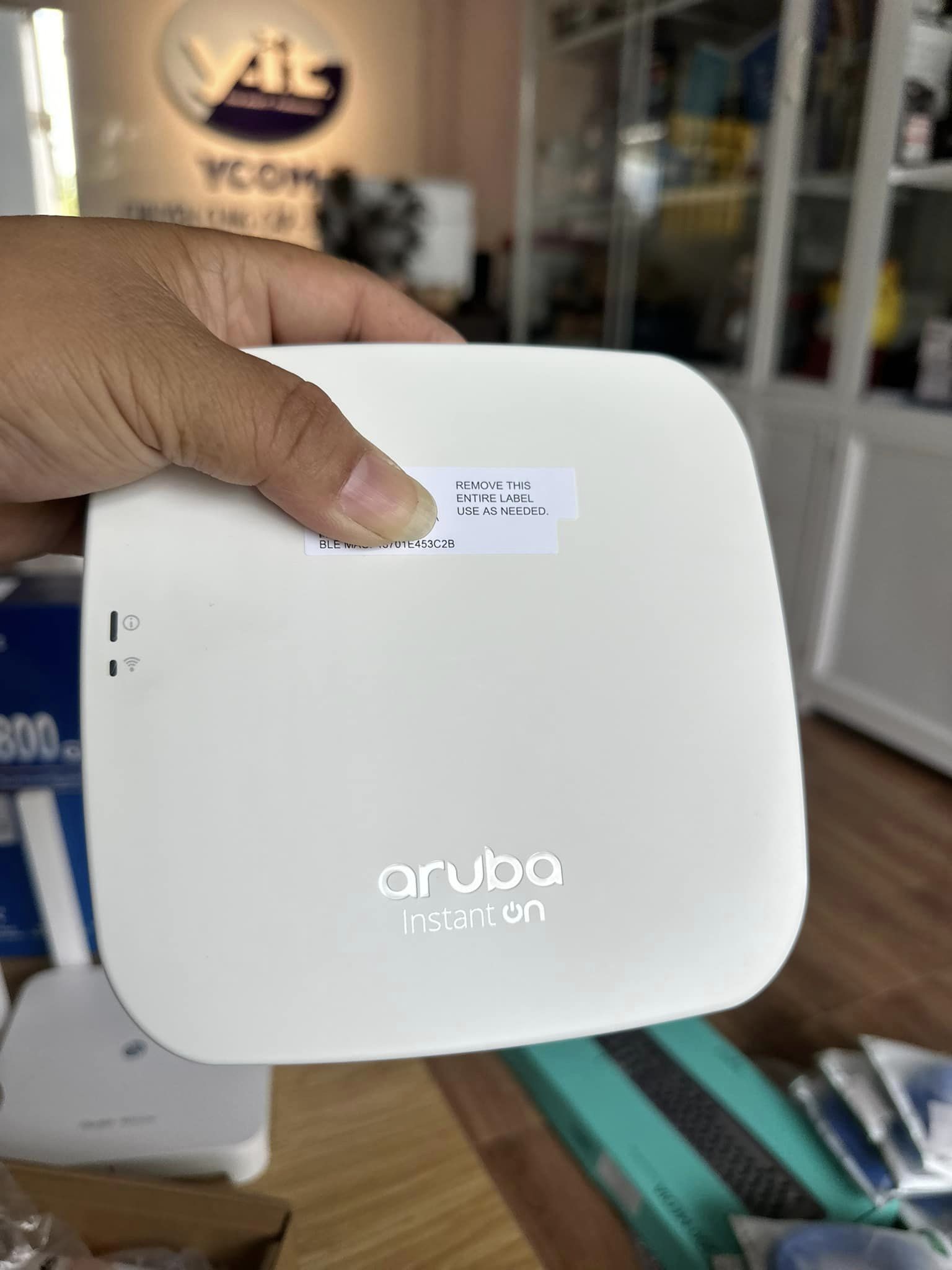 Aruba Instant On AP11 RW (R2W96A)- Bộ phát wifi băng tần kép chuẩn AC, tốc độ 1167Mbps